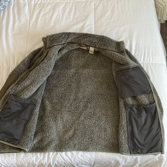 L.L. Bean Hi-Pile Fleece Jacket - Picture 5 of 5